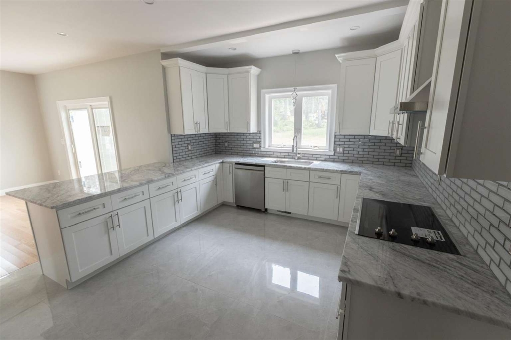 217 Prospect Street Auburn, MA 01501 - Photo 11 of 41