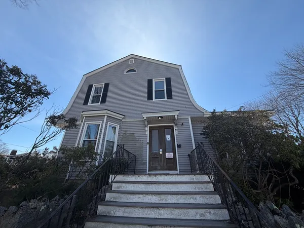 $2,600 | 161 Grandview Avenue, Unit 2, Quincy, MA 02170