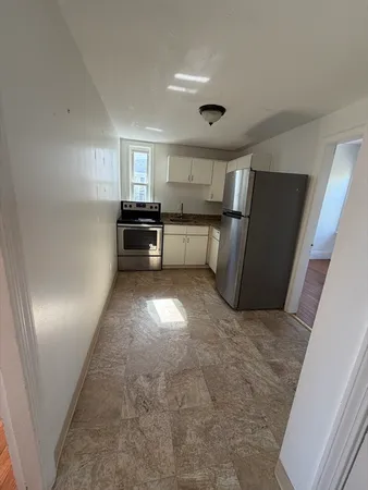 $2,600 | 161 Grandview Avenue, Unit 2, Quincy, MA 02170