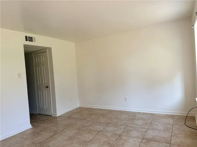 $1,250 | Undisclosed Address, Harvey, LA 70058