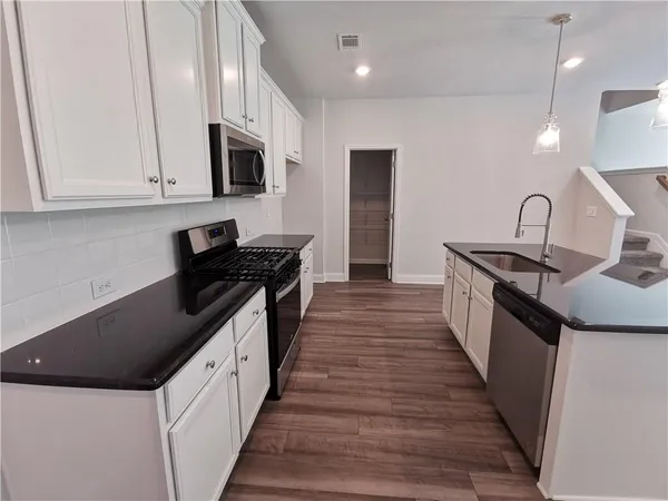 $2,200 | 209 Station Overlook Drive, Auburn, GA 30011