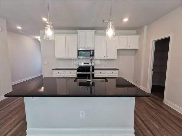 $2,200 | 209 Station Overlook Drive, Auburn, GA 30011