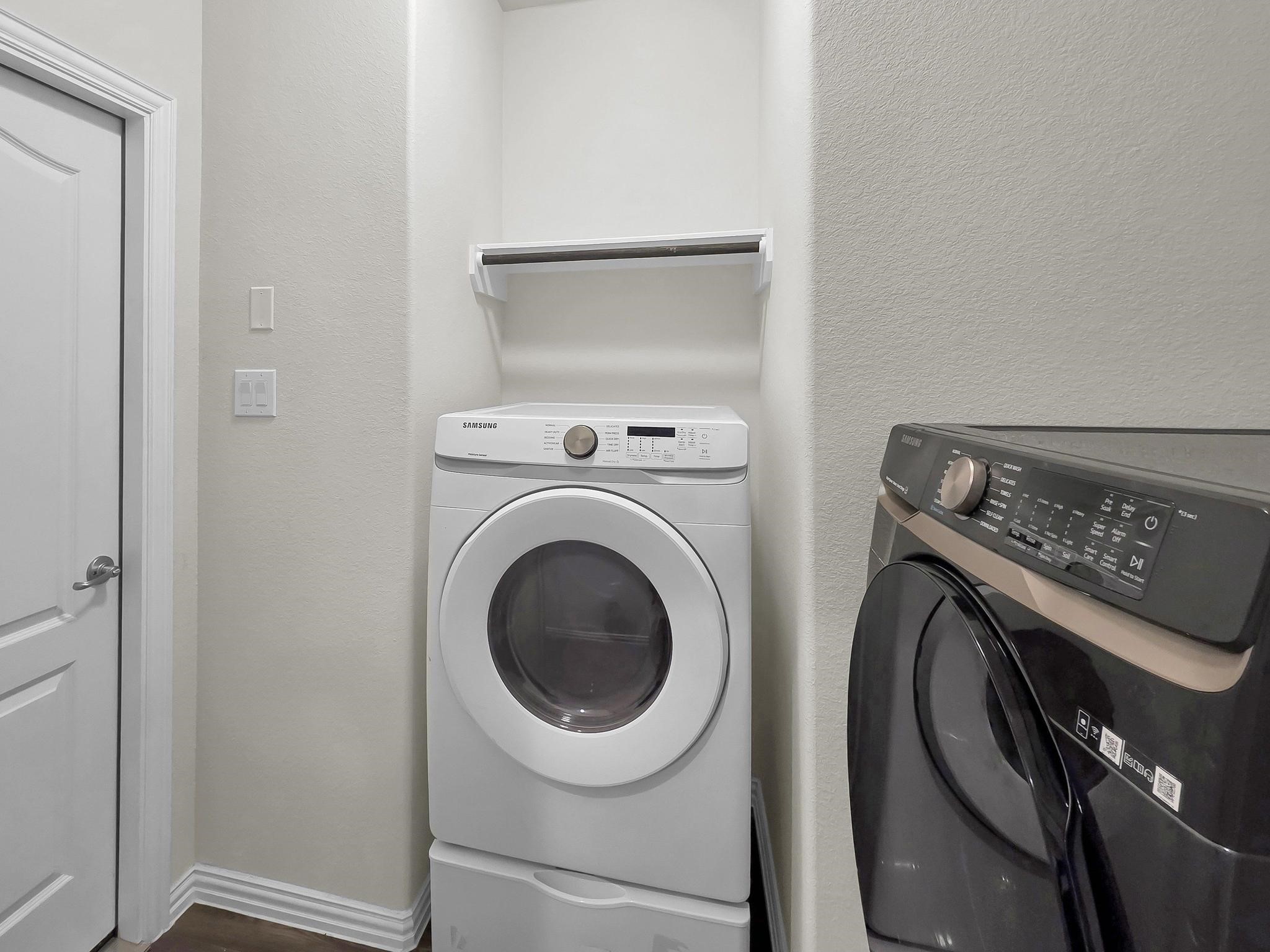 398 Shoreview Drive Conroe, TX 77303 - Photo 25 of 33 Washer and Dryer stay!