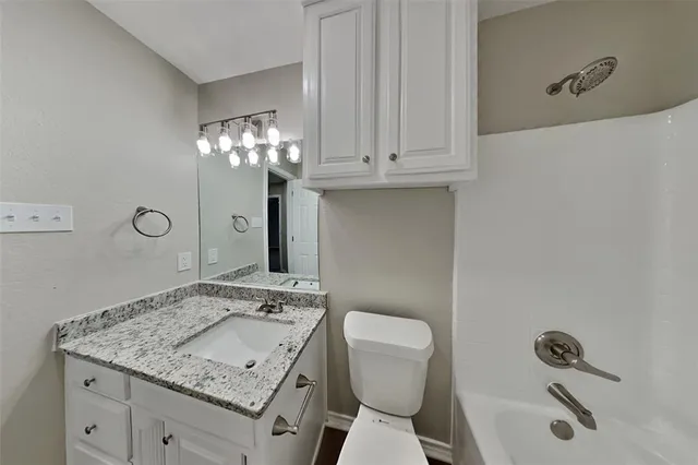 $2,095 | 300 Vera Drive, Burleson, TX 76028