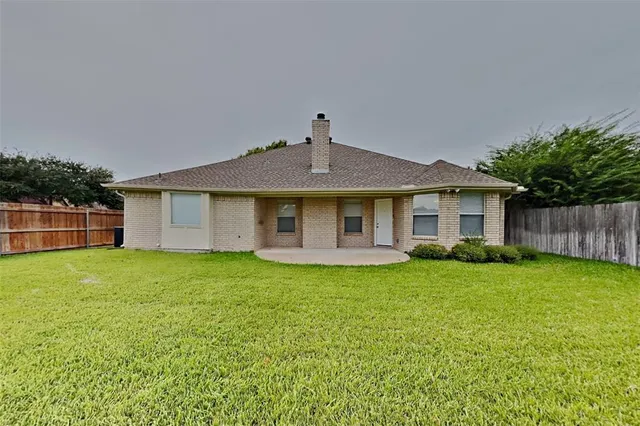 $2,095 | 300 Vera Drive, Burleson, TX 76028