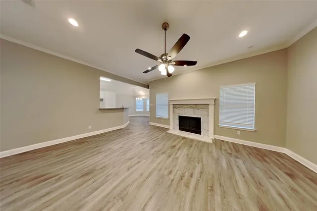 $2,095 | 300 Vera Drive, Burleson, TX 76028