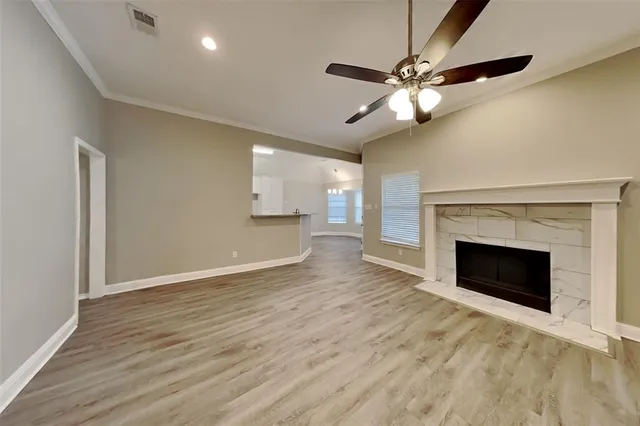 $2,095 | 300 Vera Drive, Burleson, TX 76028