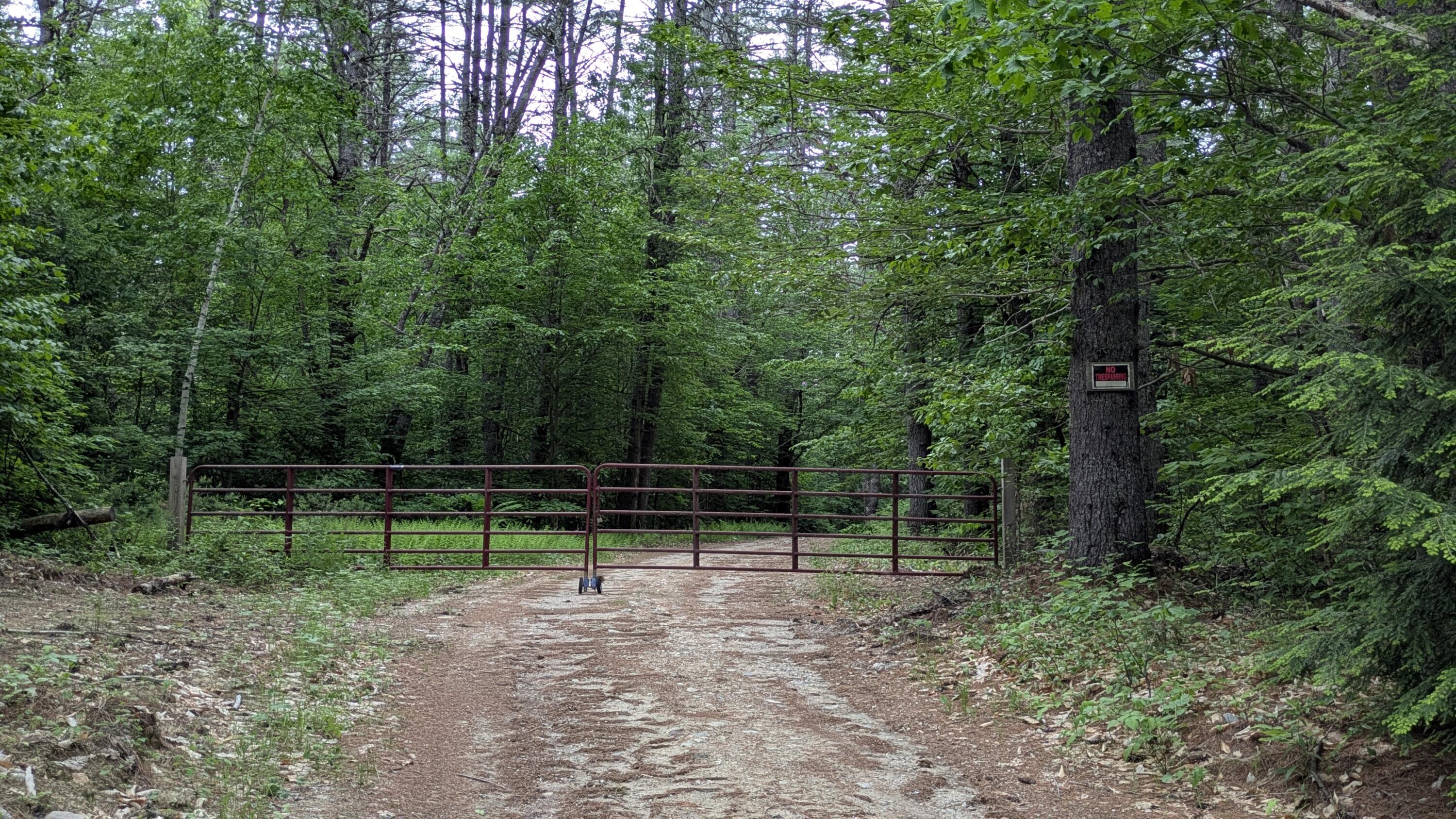 41 Hunter Drive Denmark, ME 04022 - Photo 13 of 32 Gate into the property