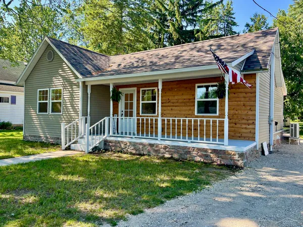 $149,900 | 427 Cedar Street, Breckenridge, MI 48615