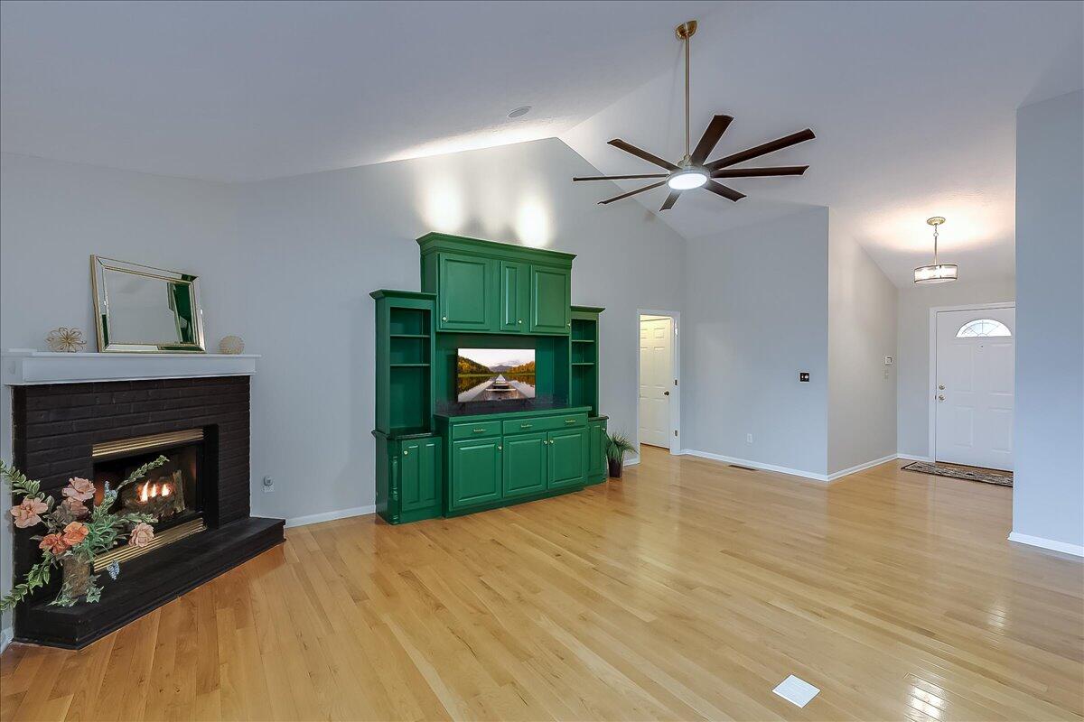 102 Cedar Ridge Road Frankfort, KY 40601 - Photo 4 of 37 04-2-1