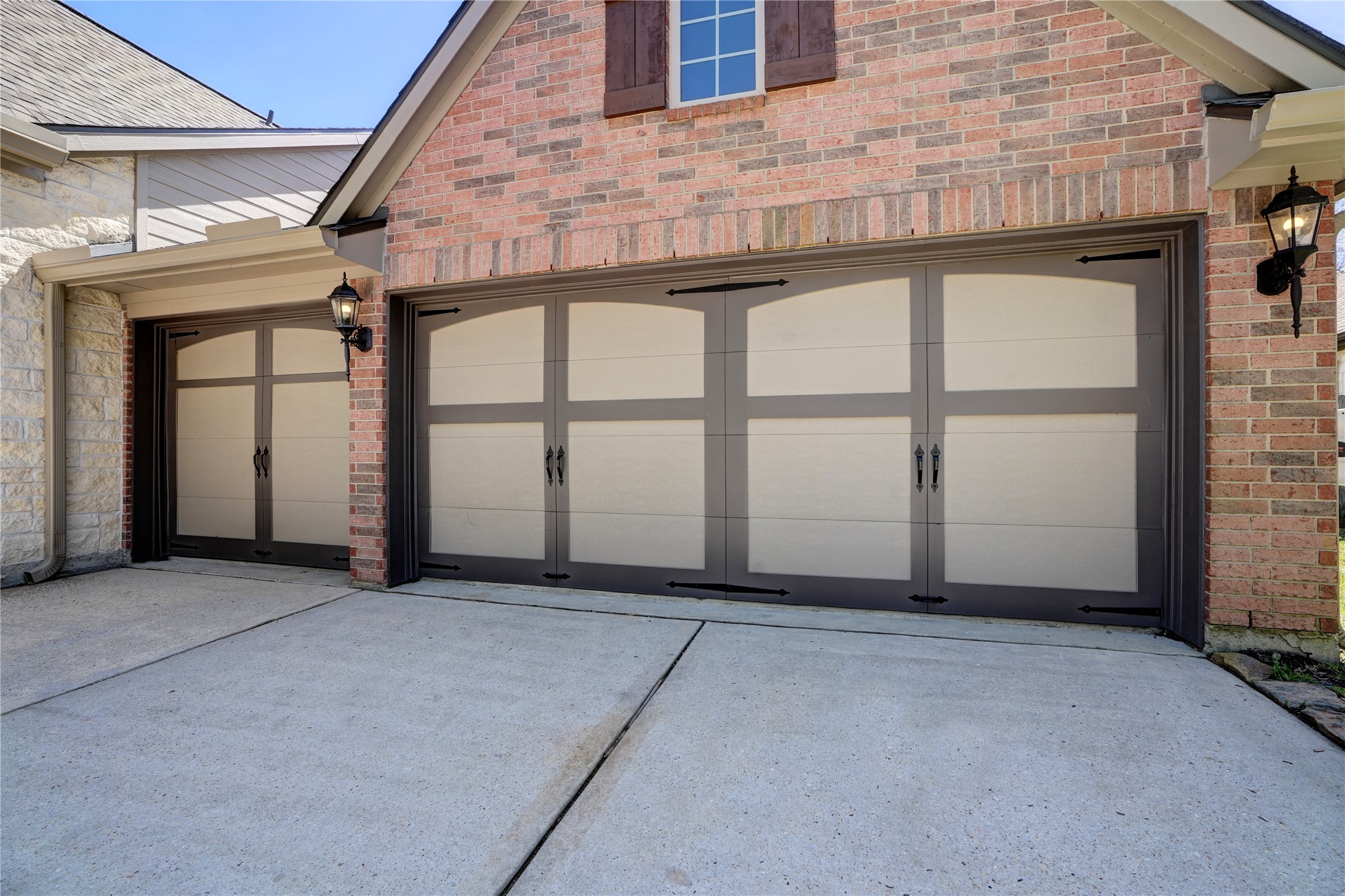 27243 Jessica Hills Lane Spring, TX 77386 - Photo 9 of 49 3 Car Wide Garage