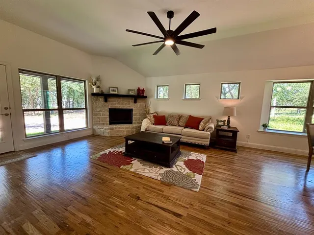 $539,990 | 108 Rj Smith, Springtown, TX 76082