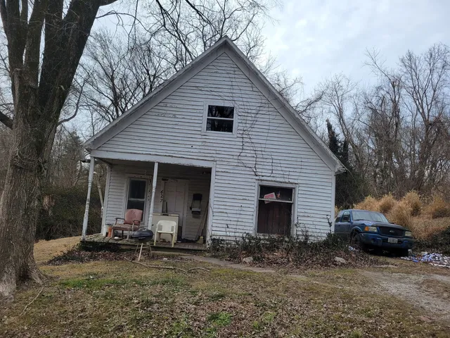 $24,000 | 627 East High Street, Anna, IL 62906