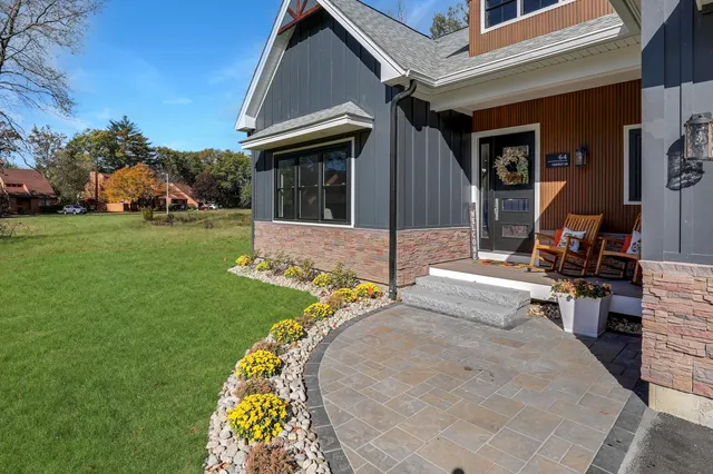 $1,249,900 | 64 Fairway Drive, Ashland, NH 03217