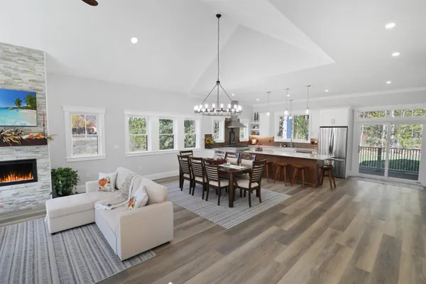 $1,249,900 | 64 Fairway Drive, Ashland, NH 03217