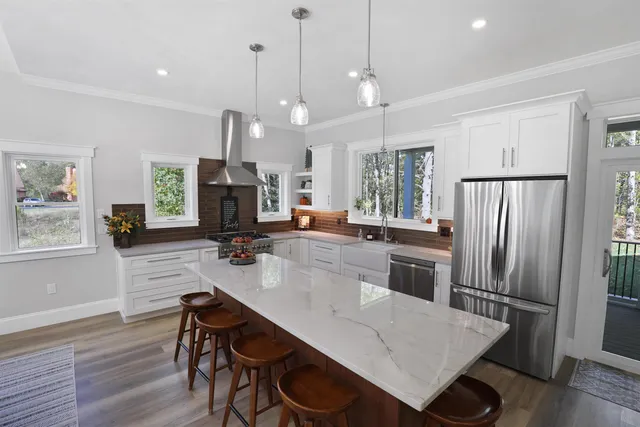 $1,249,900 | 64 Fairway Drive, Ashland, NH 03217