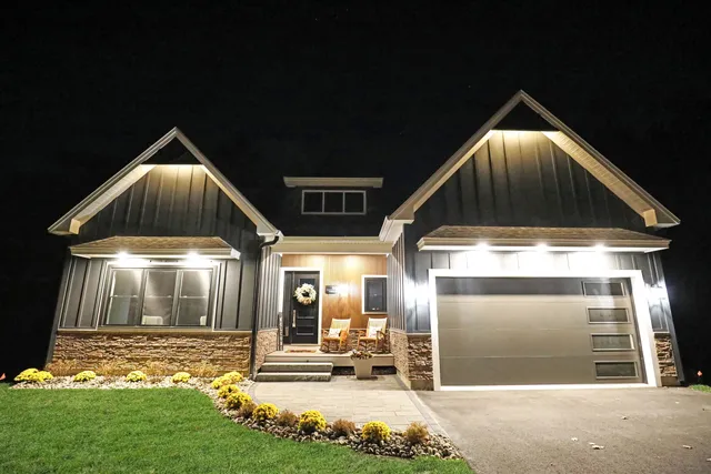 $1,249,900 | 64 Fairway Drive, Ashland, NH 03217