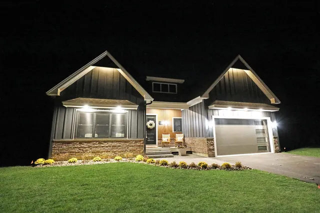 $1,249,900 | 64 Fairway Drive, Ashland, NH 03217