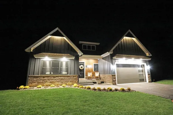 $1,249,900 | 64 Fairway Drive, Ashland, NH 03217