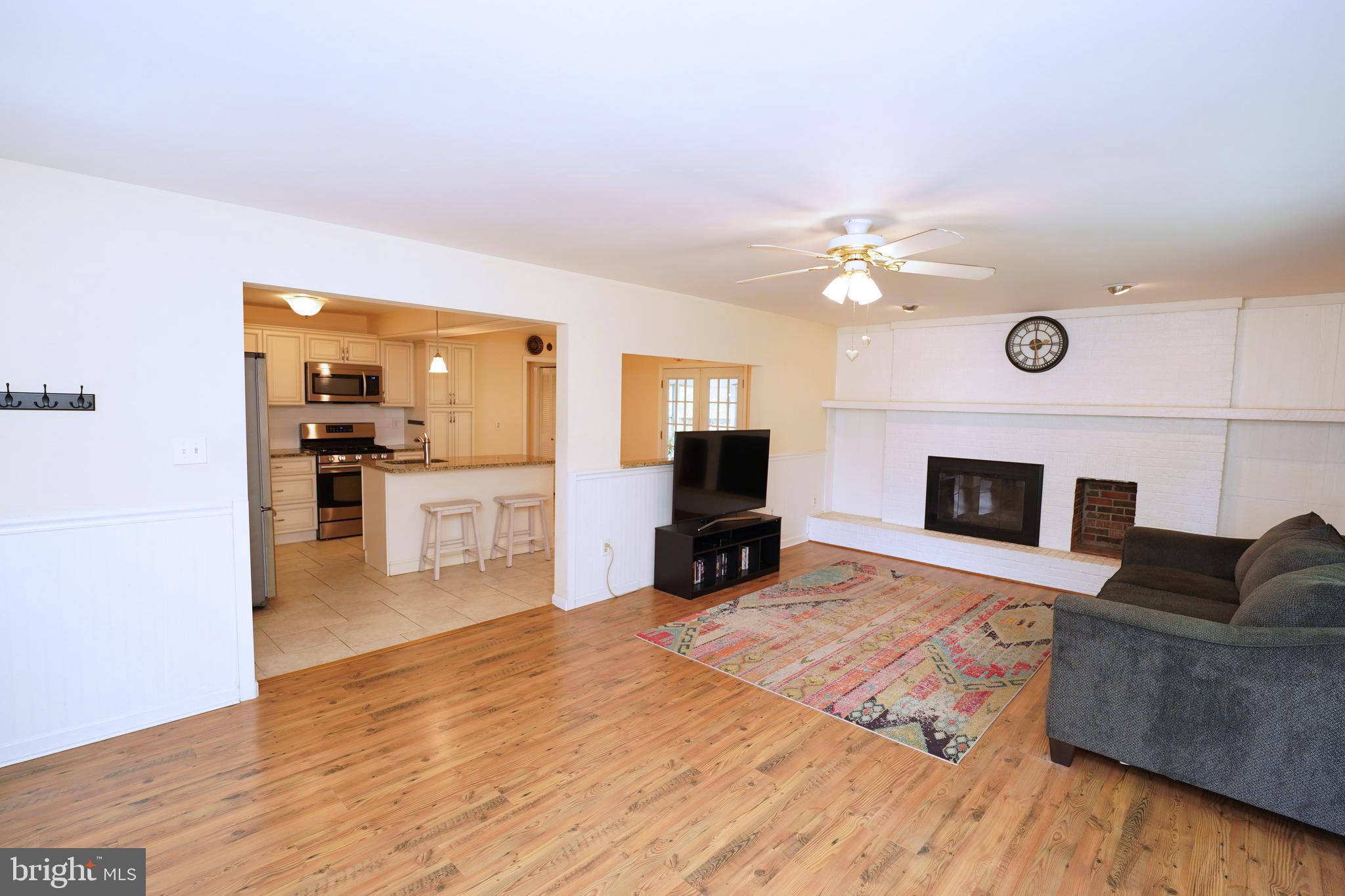68 Collins Road Trenton, NJ 08619 - Photo 5 of 48 Living Room showing entrance into Kitchen