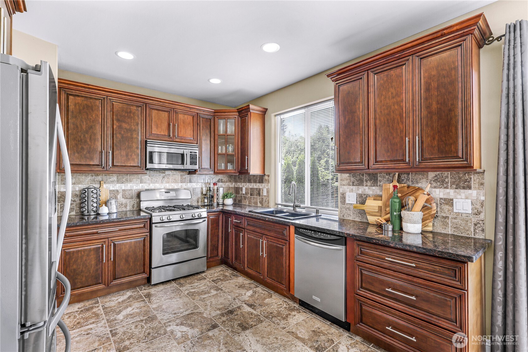 7911 Oregon Trail Maple Falls, WA 98266 - Photo 5 of 40