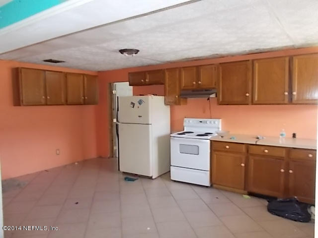 12424 Pulaski Road Jacksonville, FL 32218 - Photo 6 of 29 kitchen alt view