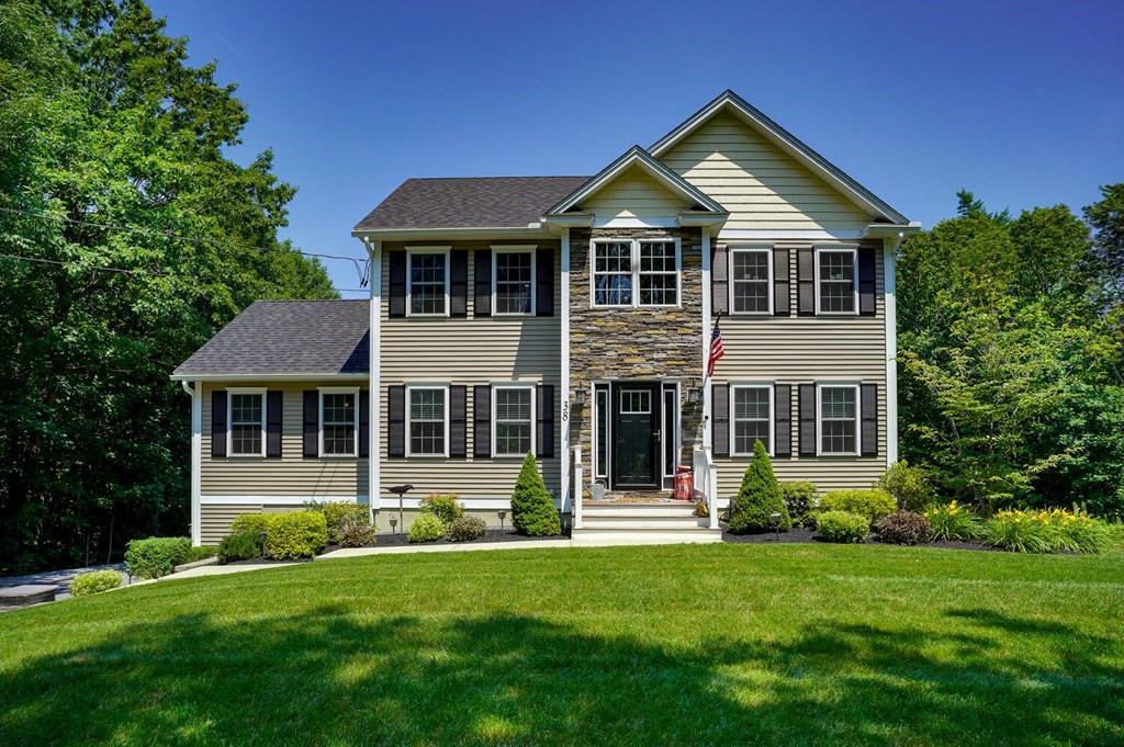 38 Spruce Road Westminster, MA 01473 - Photo 1 of 41 Gallery Image 1