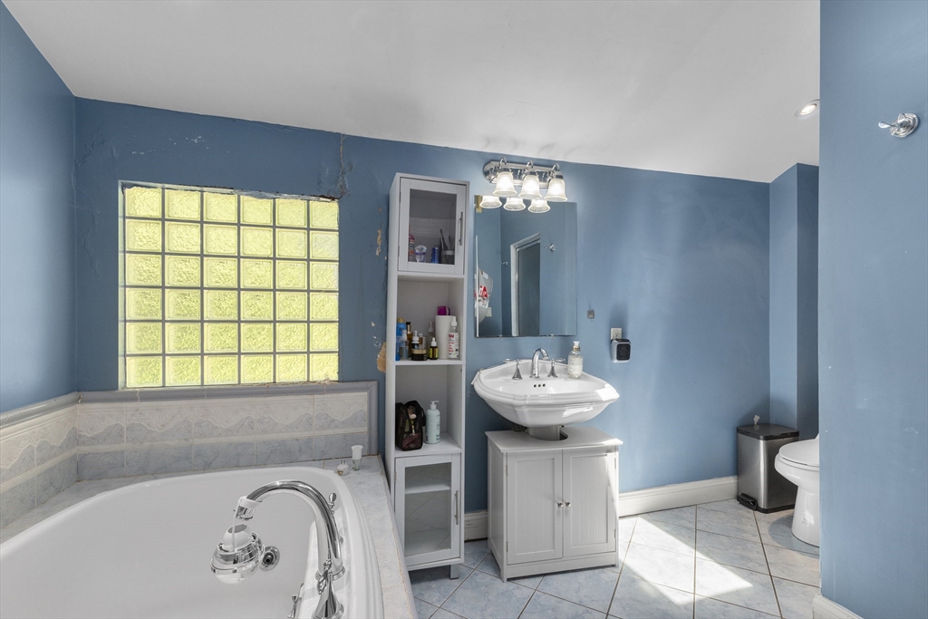 30 Tinson Road Quincy, MA 02169 - Photo 12 of 18
