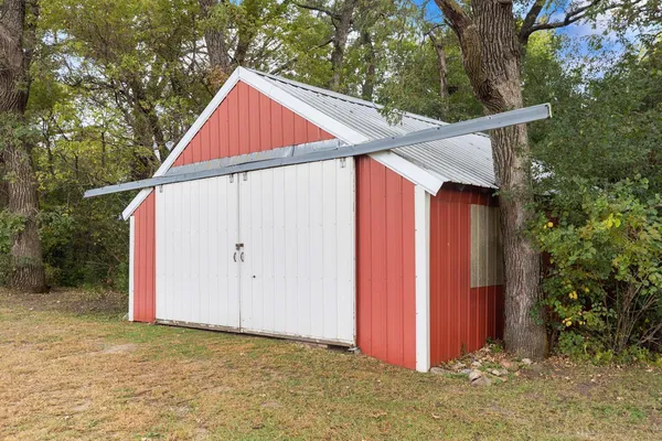 $595,000 | 26444 740th Avenue, Clarks Grove, MN 56016