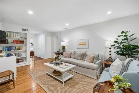 $585,000 | 6418 Dunstan Lane, Dallas, TX 75214