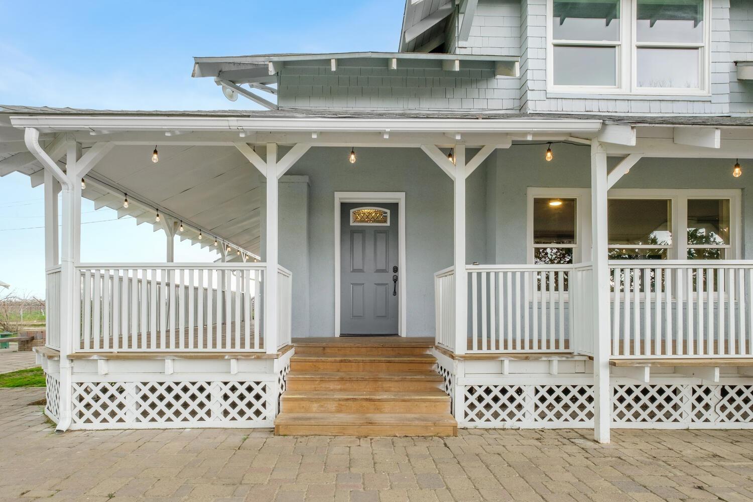 5804 Ave 426 Reedley, CA 93654 - Photo 2 of 21 front view of a house