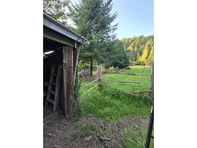 $200,000 | 10195 Sweet Creek Road, Mapleton, OR 97453