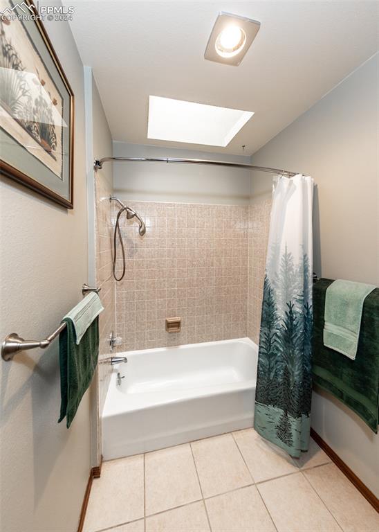 922 Fontmore Road, Unit D Colorado Springs, CO 80904 - Photo 32 of 44 a spacious bathroom with a bathtub and a shower