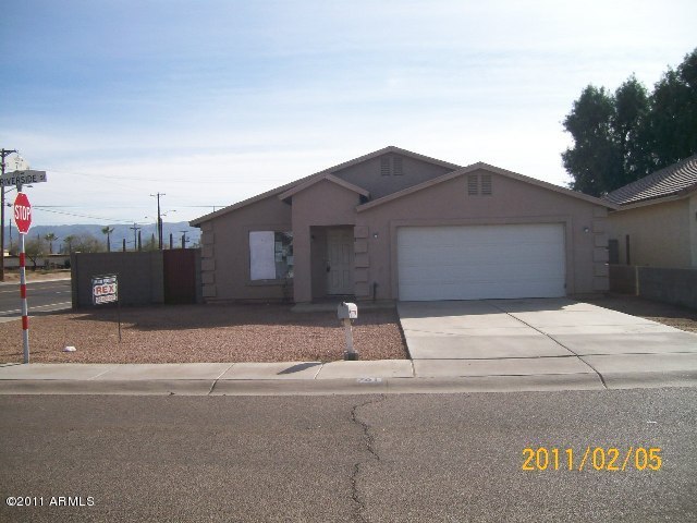 701 West Riverside Street Phoenix, AZ 85041 - Photo 1 of 14 100_4749