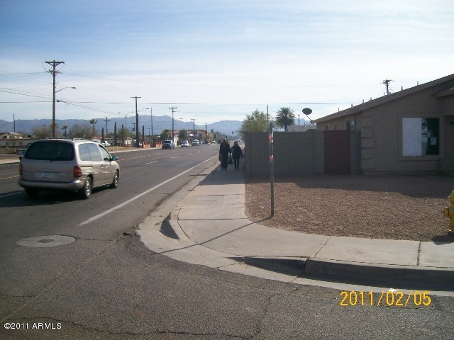 701 West Riverside Street Phoenix, AZ 85041 - Photo 3 of 14 100_4751