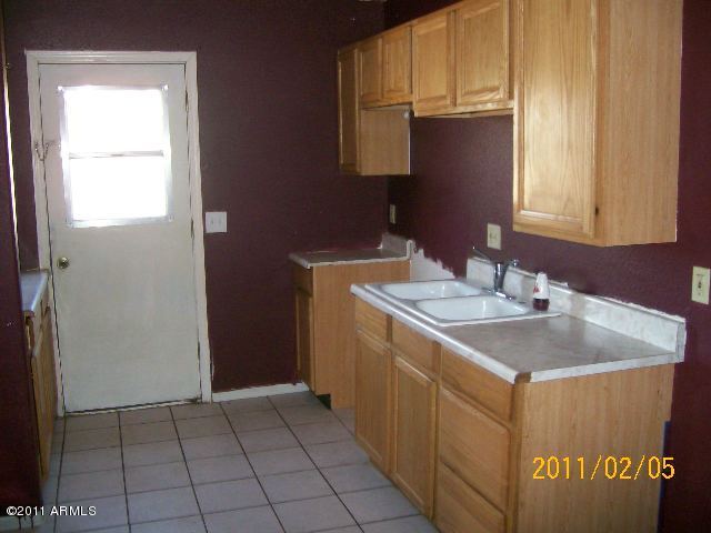 701 West Riverside Street Phoenix, AZ 85041 - Photo 7 of 14 100_4755