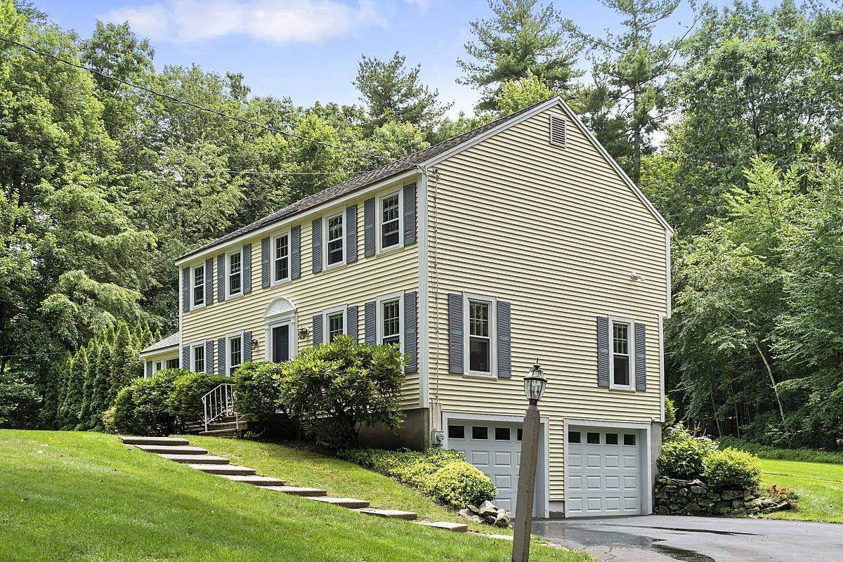 38 Ballard Road Derry, NH 03038 - Photo 1 of 40
