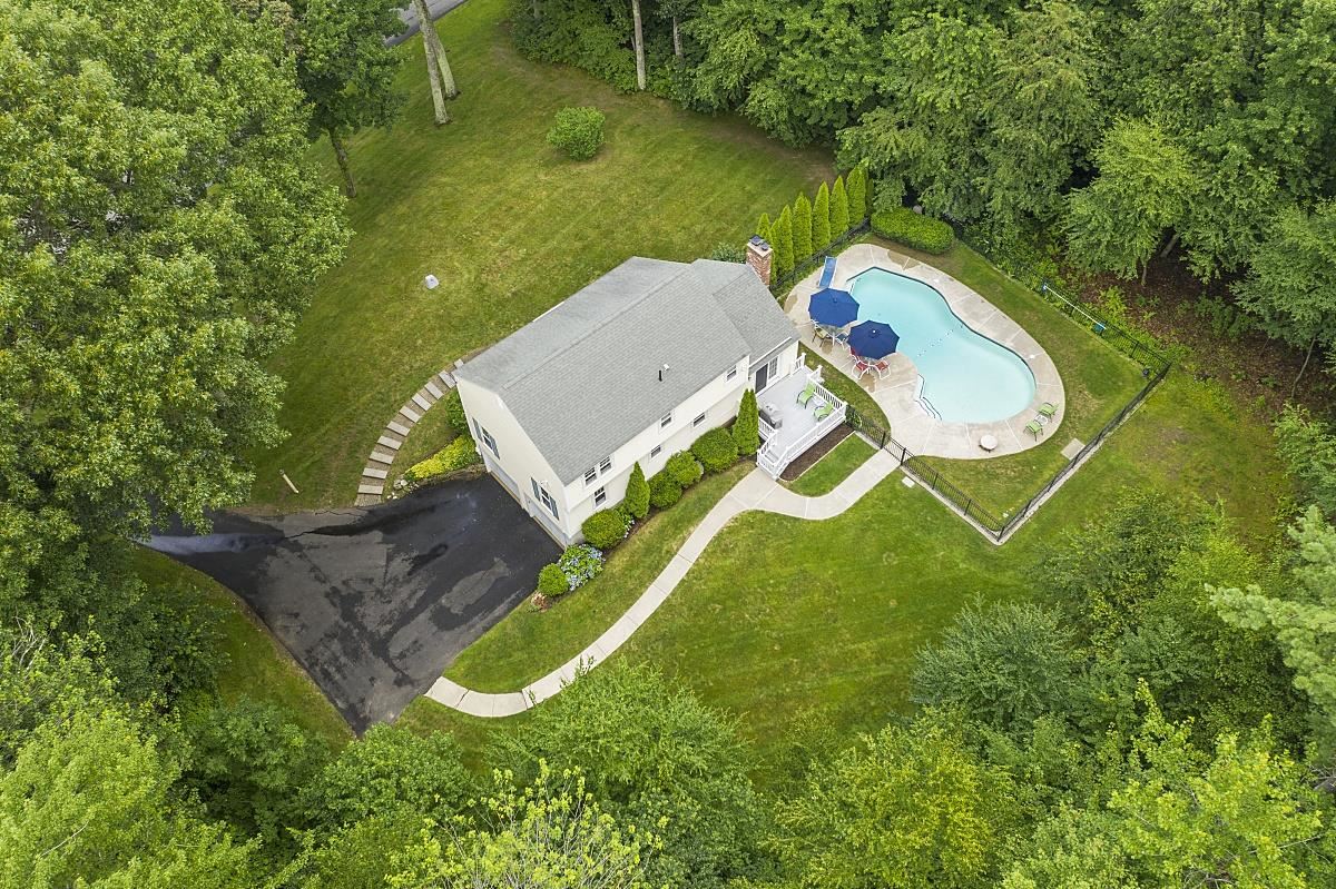38 Ballard Road Derry, NH 03038 - Photo 9 of 40