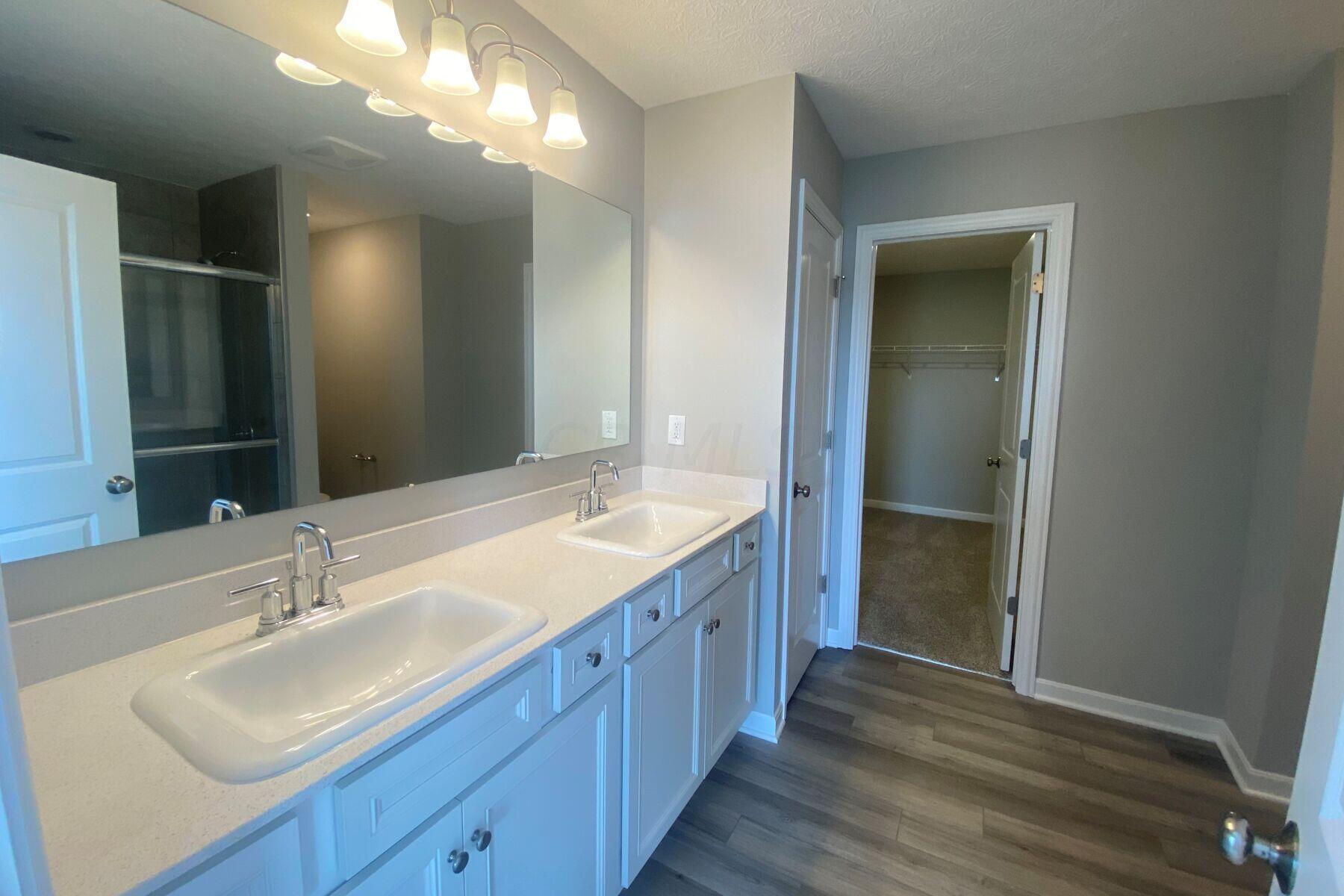 26 Erin Hills Road Commercial Point, OH 43116 - Photo 15 of 35 Bathroom