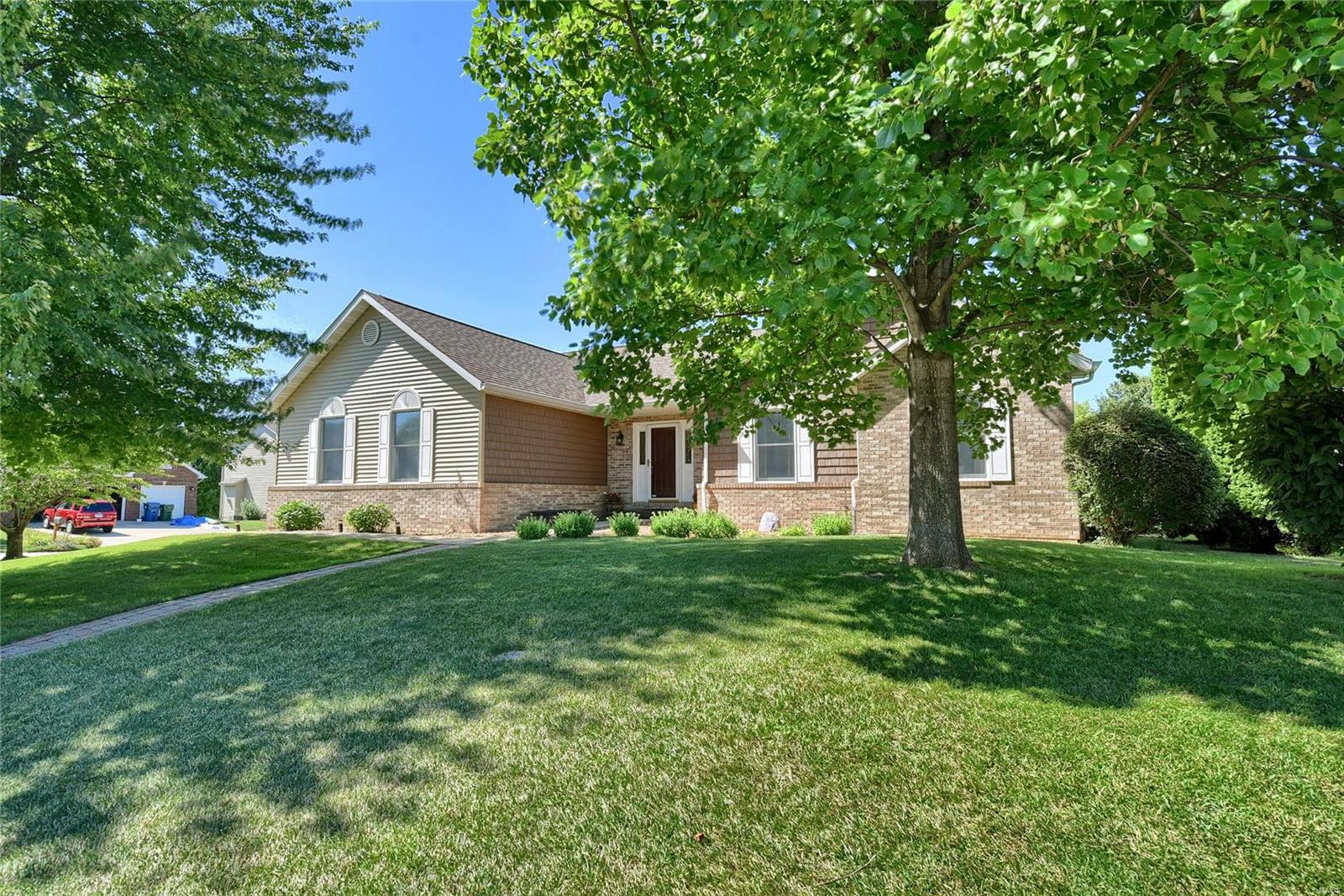 7514 South Ridge Court Maryville, IL 62062 - Photo 2 of 27 Gallery Image 2