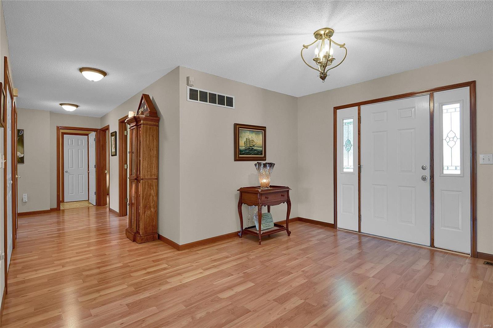 7514 South Ridge Court Maryville, IL 62062 - Photo 4 of 27 Gallery Image 4