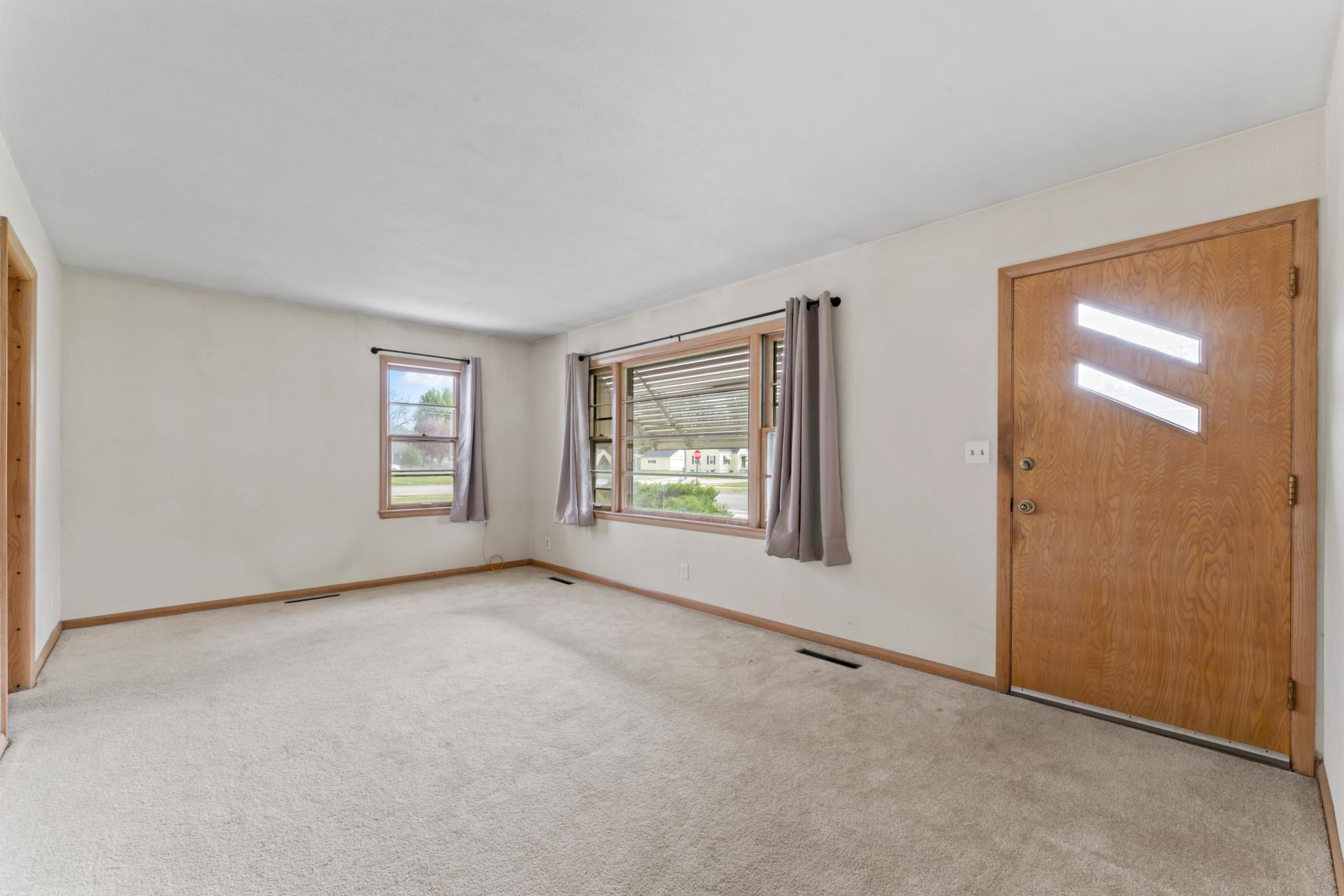 1402 7th Street Southeast Austin, MN 55912 - Photo 11 of 33