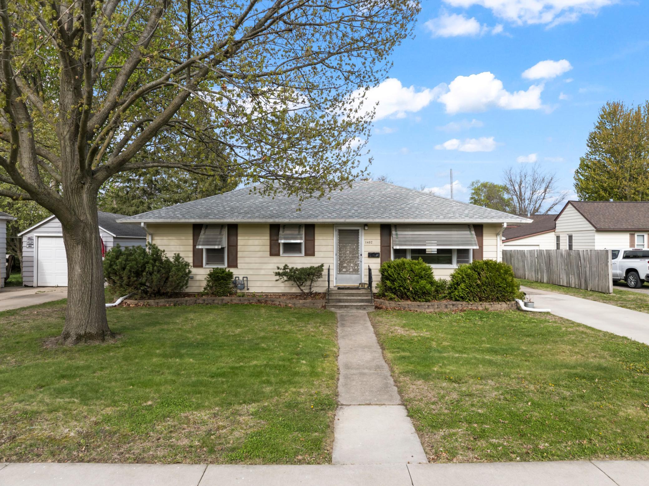 1402 7th Street Southeast Austin, MN 55912 - Photo 3 of 33