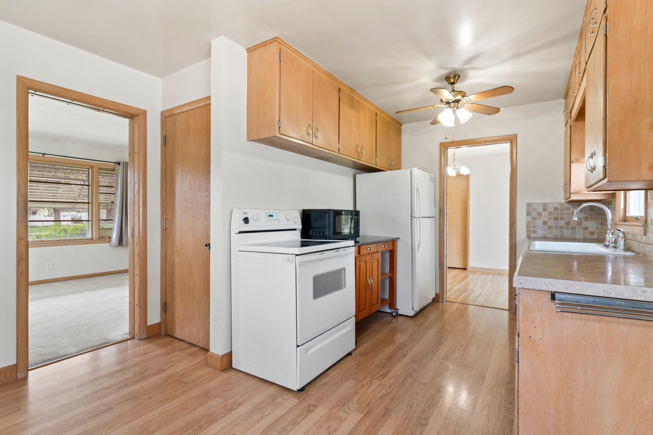 1402 7th Street Southeast Austin, MN 55912 - Photo 5 of 33