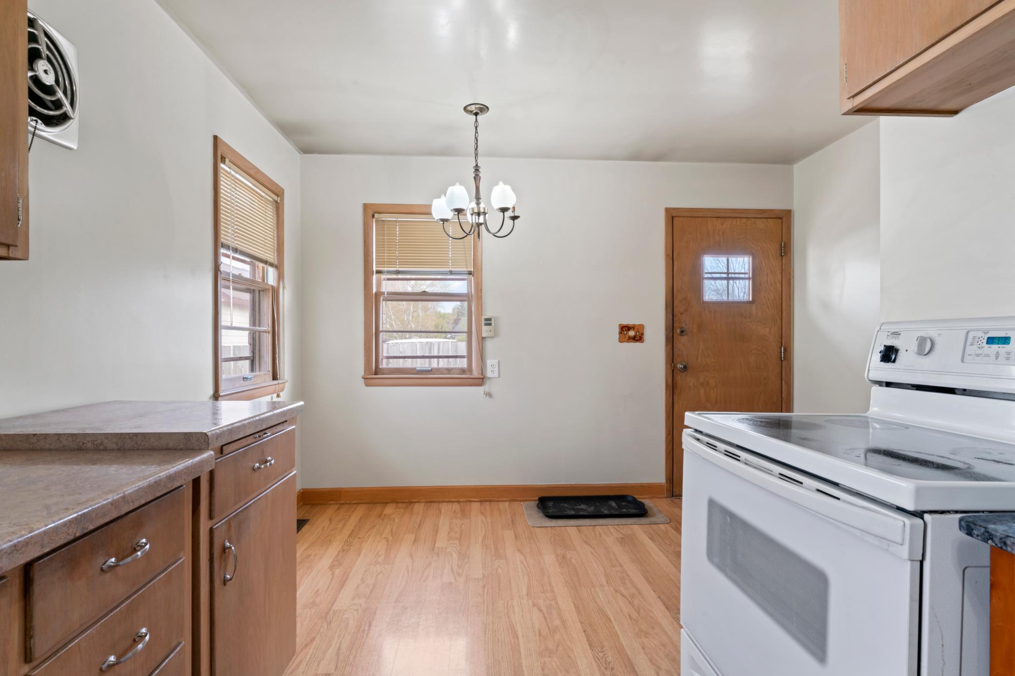 1402 7th Street Southeast Austin, MN 55912 - Photo 6 of 33