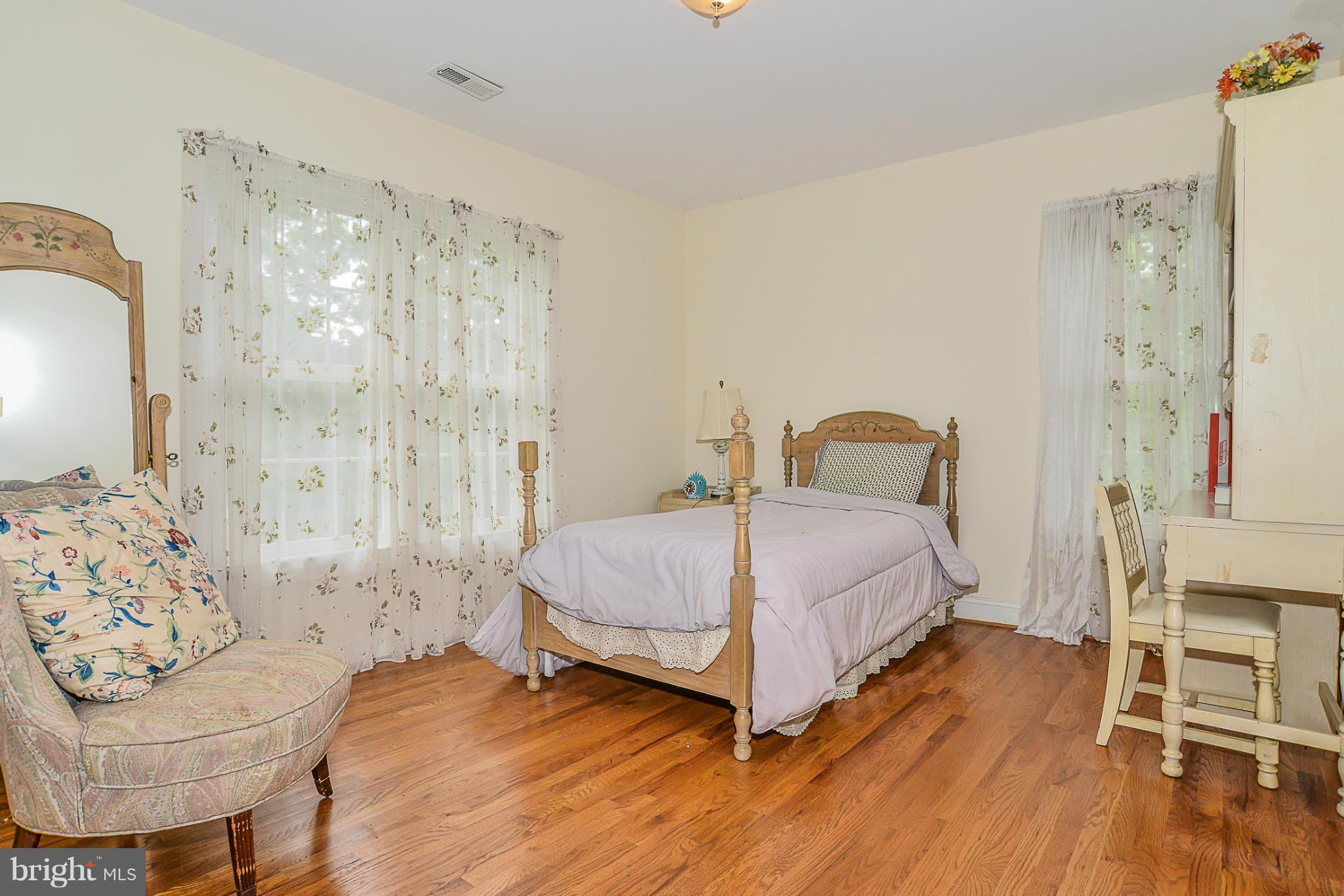 3719 Nalls Road Alexandria, VA 22309 - Photo 11 of 16 Bedroom
