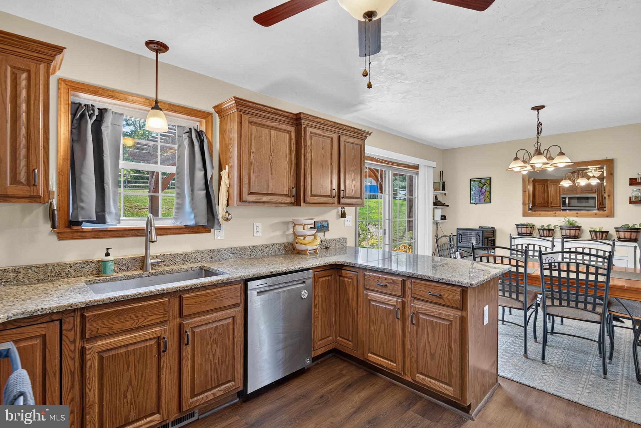 225 North Grant Road Thomasville, PA 17364 - Photo 14 of 49 Kitchen w/granite and stainless steel appliances
