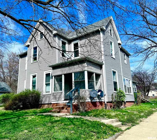 $200,000 | 723 West Armstrong Avenue, Peoria, IL 61606