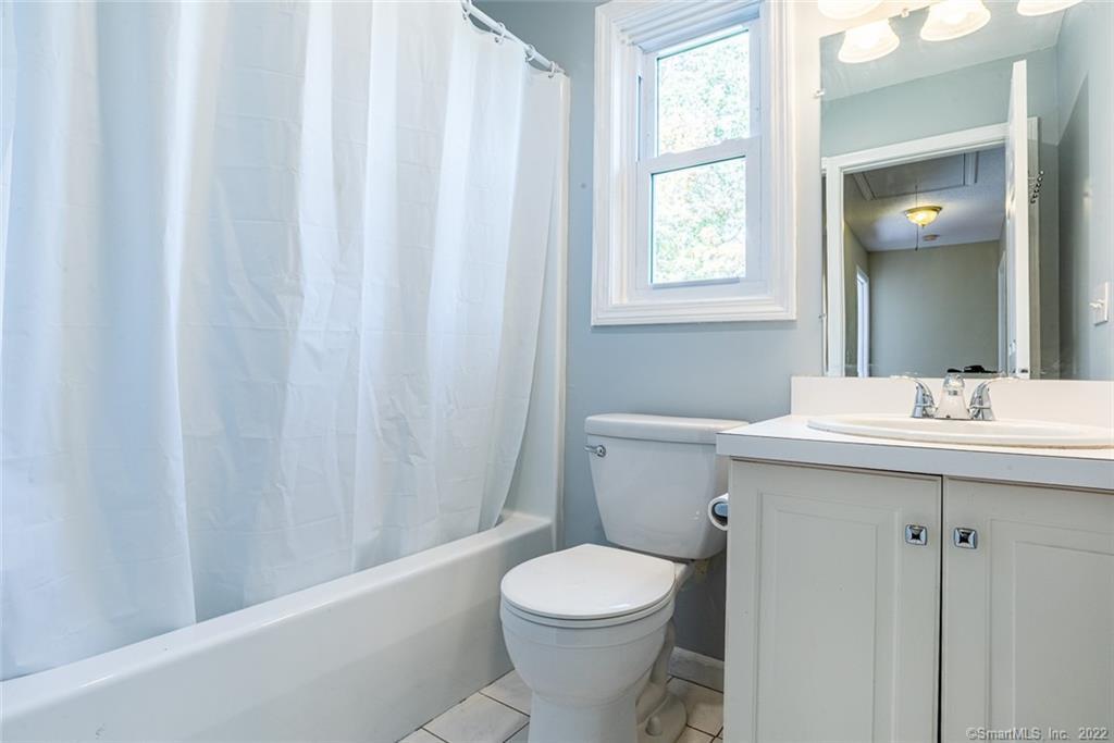 74-76 Towantic Hill Road Oxford, CT 06478 - Photo 26 of 38 2nd floor Full bath