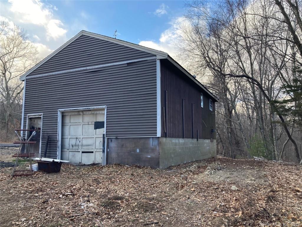 74-76 Towantic Hill Road Oxford, CT 06478 - Photo 38 of 38 Outbuilding front